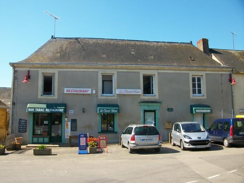 Le cheval blanc - Commerce
